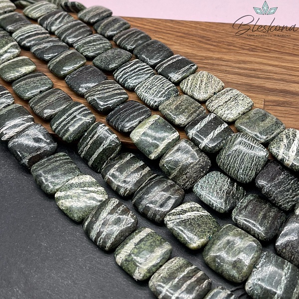 Серпентин с прожилками хризотил-асбеста квадрат плоский 14,5 мм