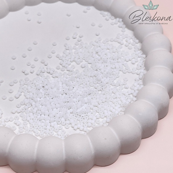 Бисер TOHO round 11/0 цвет №41F (оттенок белого)