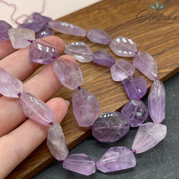 Аметист лавандовый фриформ огранка 15-18 мм