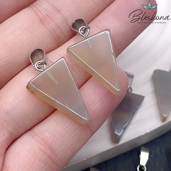 22,5*15 мм Цвет серебро, Подвеска треугольник Агат Серый