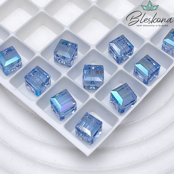5601 Cube Bead 6мм Light Sapphire Shimmer B