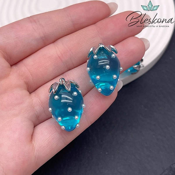 25*17 мм Цвет серебро, Подвеска клубничка прозрачная голубая