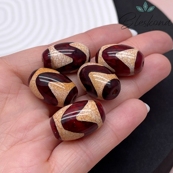 Бусина Дзи тигриный клык бордовый бочонок 22*14 мм