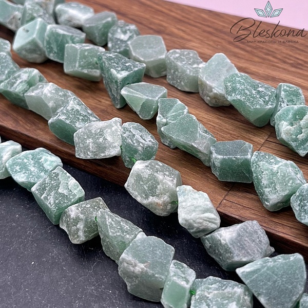 Авантюрин зеленый куски (14-20)*(10-15) мм
