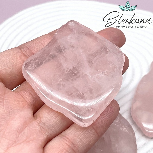 Подвеска фриформ Розовый кварц (52-68)*(37-51) мм