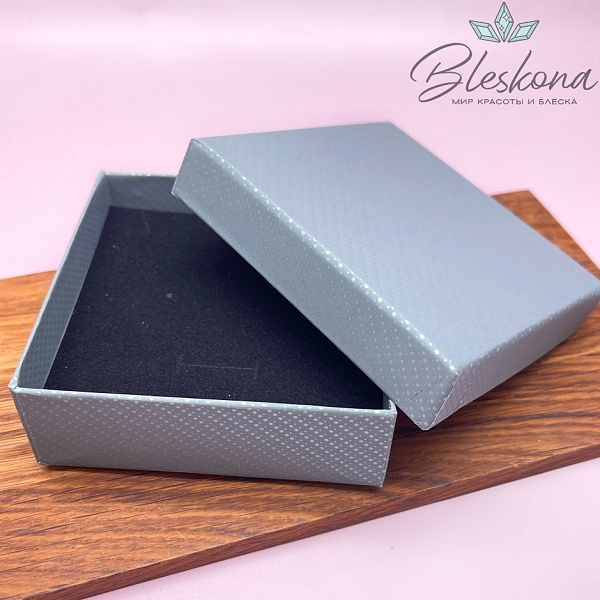 Коробка Серая зеленые точки черная подложка 9*9*3 см