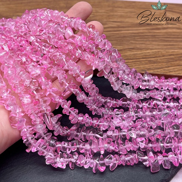 Крошка Кварц тонированный розовый (имитация) ширина бусин ~ 7-9 мм