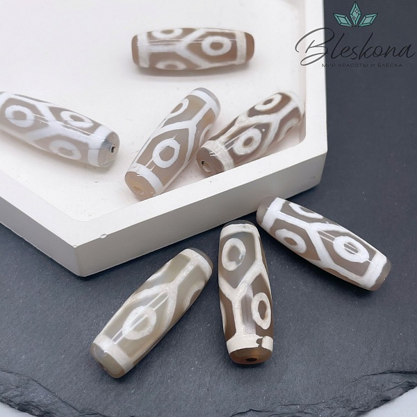 Бусина Дзи 6 глаз серо-белый бочонок 30*11 мм