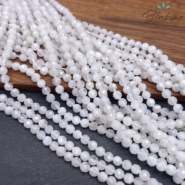 Лунный камень алмазная огранка №2 5,5 мм 