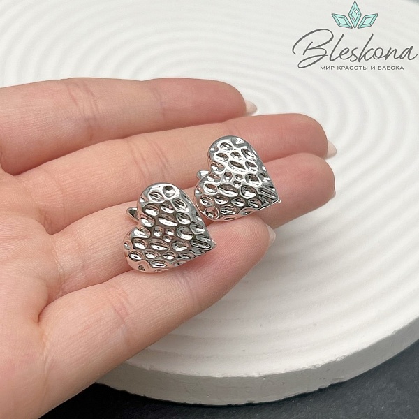 17 мм Цвет серебро Швензы Сердце рельефное Люкс