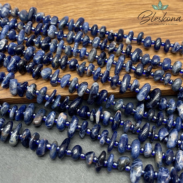 Содалит сколы шлифованные (2-4)*(8-13) мм