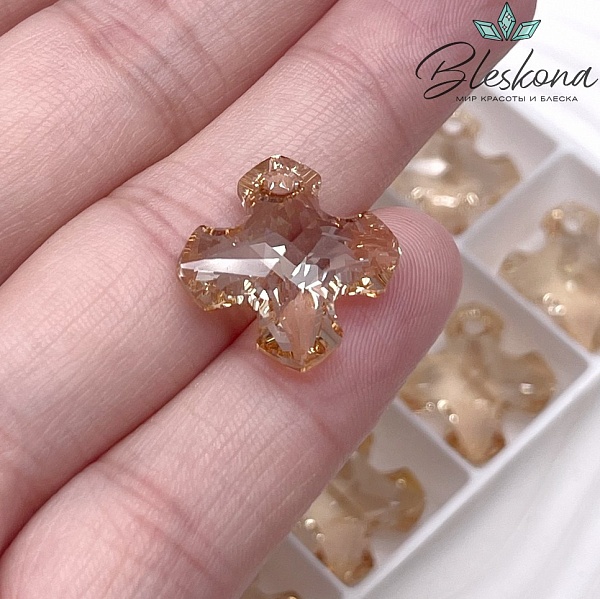 6867 Greek Cross 18 мм Crystal Golden Shadow