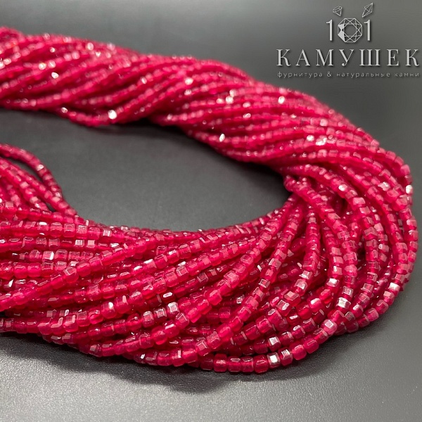 Кварц бордовый тонированный куб 2*2мм