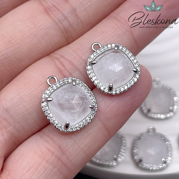 14мм, цвет серебро ,Подвеска квадрат Горный хрусталь в обрамлении цирконы