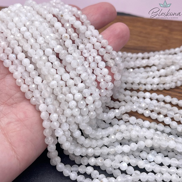 Лунный камень алмазная огранка №4 4 мм 