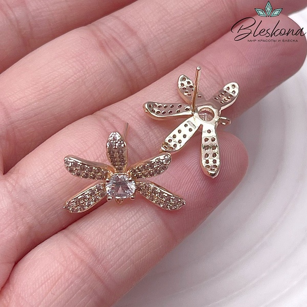 16*20,5 мм Цвет золото, Пусеты цветок цирконы 