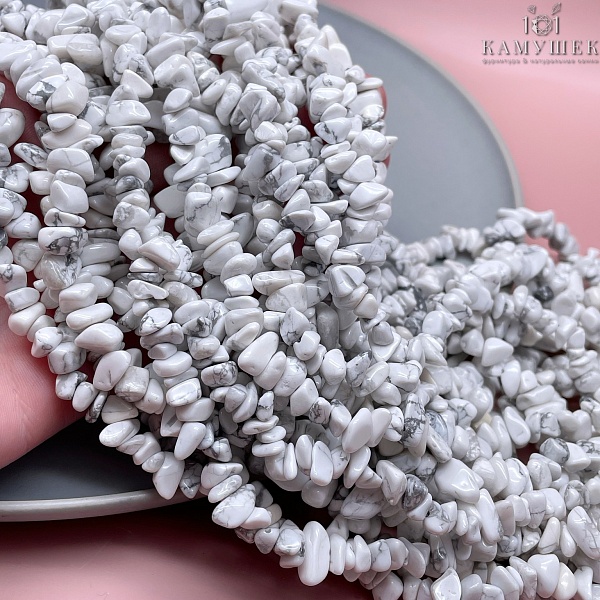 Крошка Магнезит (Говлит) ширина бусин ~ 7-11 мм