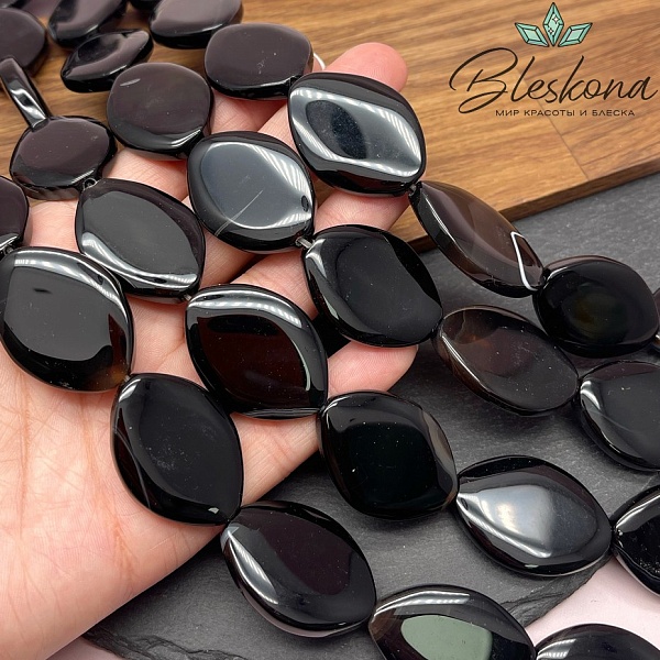 Агат черный с прожилками миндальная форма 33*23 мм