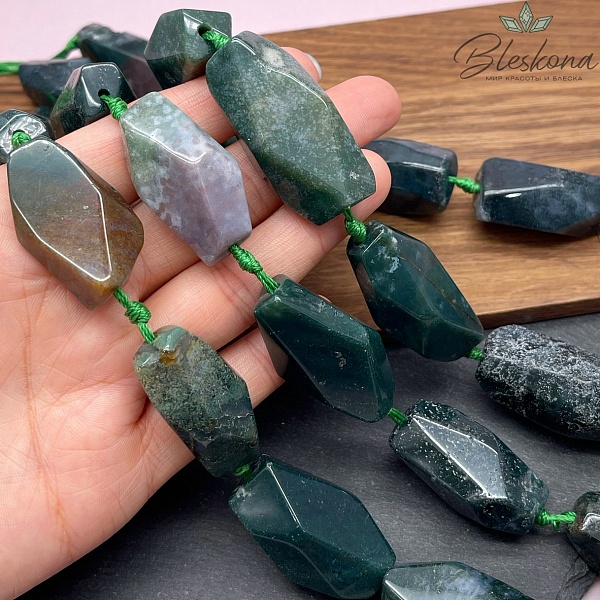 Агат моховой фриформ огранка (30-40)*(16-21) мм