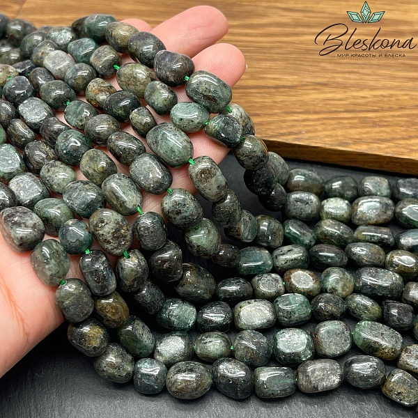 Кианит зеленый галтовка (8-13)*(7-8) мм