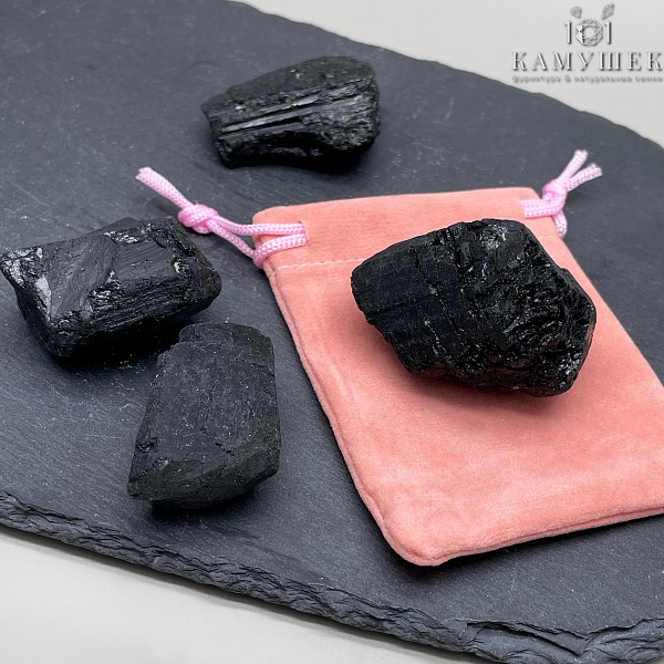 Черный турмалин (шерл) необработанный 28-35 мм