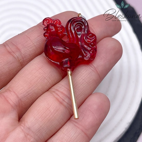 50*25 мм, Цвет золото, Подвеска Петушок (Леденец) красный