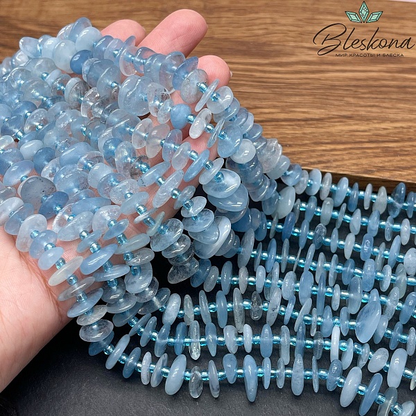 Аквамарин сколы шлифованные (2-4)*(8-14) мм 