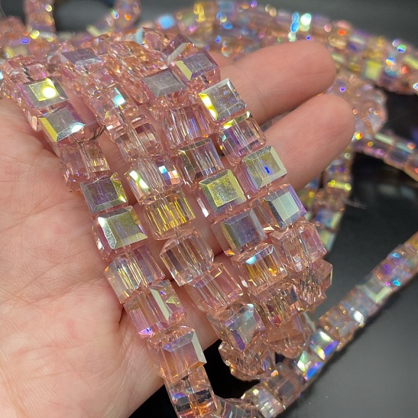 8 мм Стекло Lux, форма куб огранка, цвет розовый с переливом