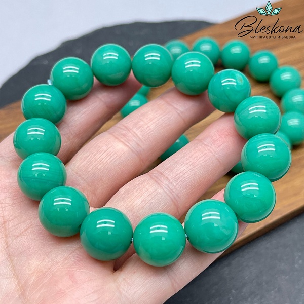 Сосновый зеленый Агат 14 мм