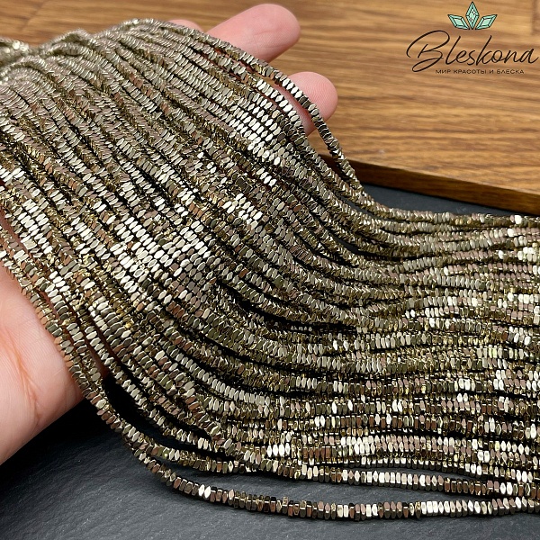 2*1,5 мм Гематин квадрат округленные стороны, темное золото № 1 имитация