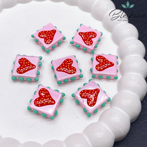 17,5 мм Бусина квадрат розовый красное сердце