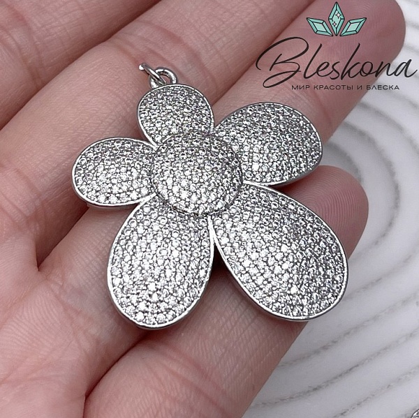 36*32 мм Цвет серебро, Подвеска цветочек с цирконами