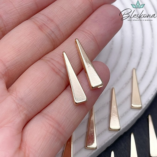 22,5*5,5 мм Цвет золото, Подвеска Треугольник гладкий