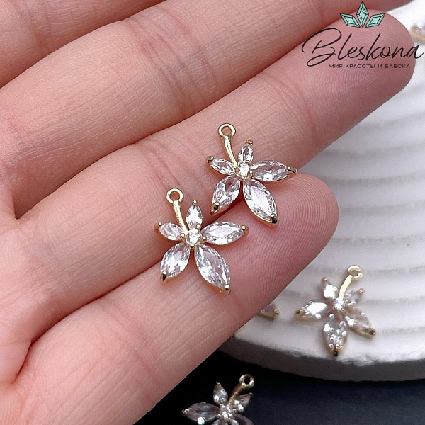 16,2*13,5 мм Цвет золото, Подвеска цветок белые цирконы 