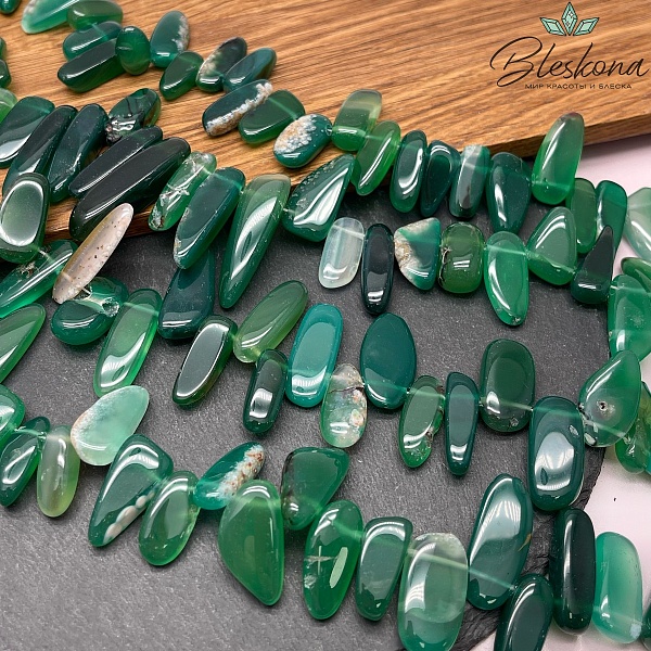 Агат зеленый сколы шлифованные 15-35 мм
