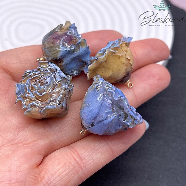 20-26 мм, Цвет золото, Подвеска роза в эпоксидной смоле №23