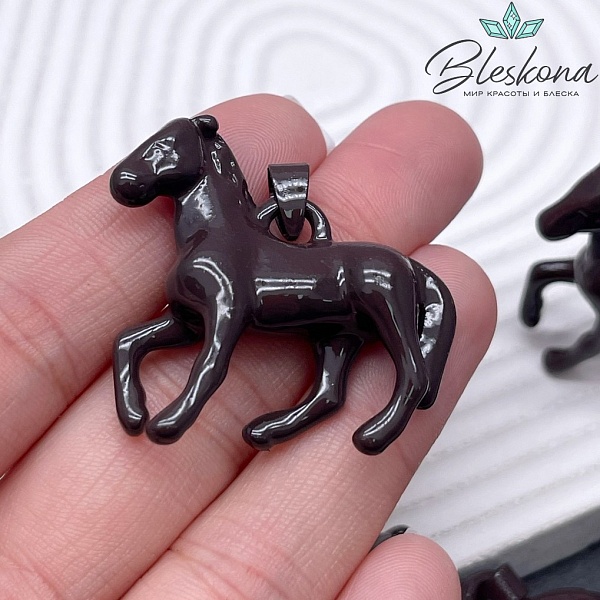 36*42 мм Подвеска Лошадь черная эмаль