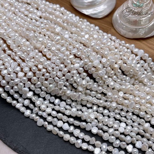 Жемчуг барочный белый 5-6 мм 