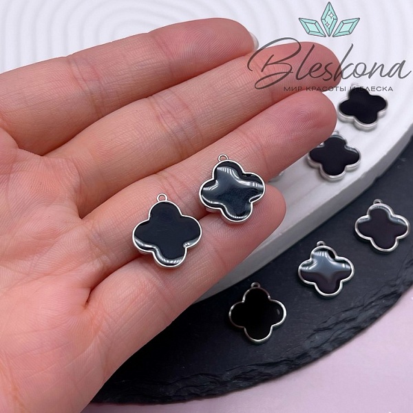 17*15мм,Цвет серебро,Подвеска Клевер черная эмаль