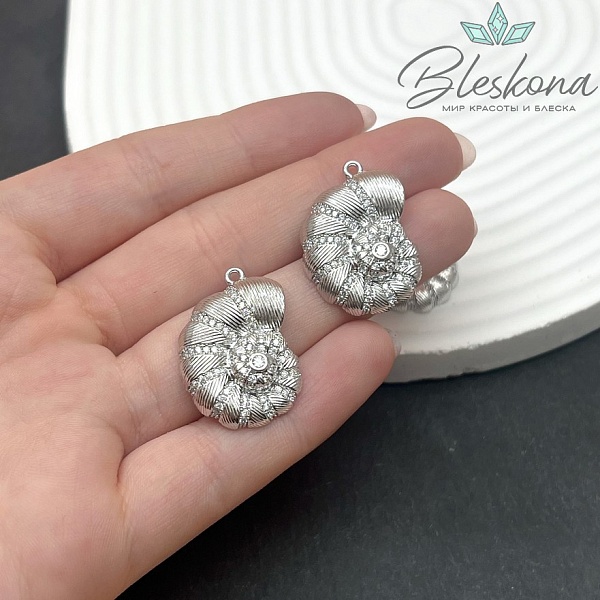 26*18,5 мм Цвет серебро, Подвеска ракушка улитка цирконы