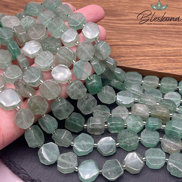  Кварц клубничный зеленый плоский квадрат фриформ 11-12 мм