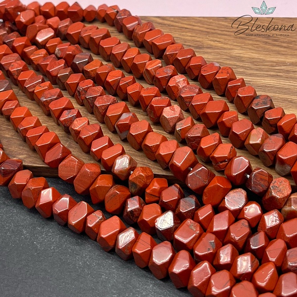 Яшма красная фриформ огранка (9-10)*(9-10) мм