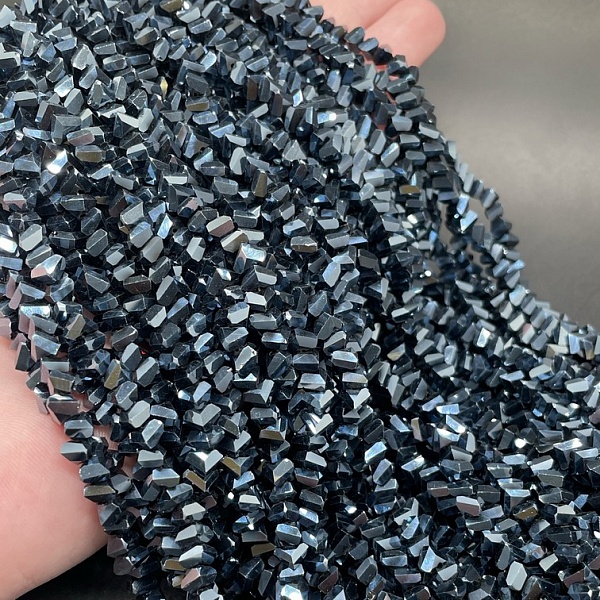 Чешское стекло №32 6мм треугольник