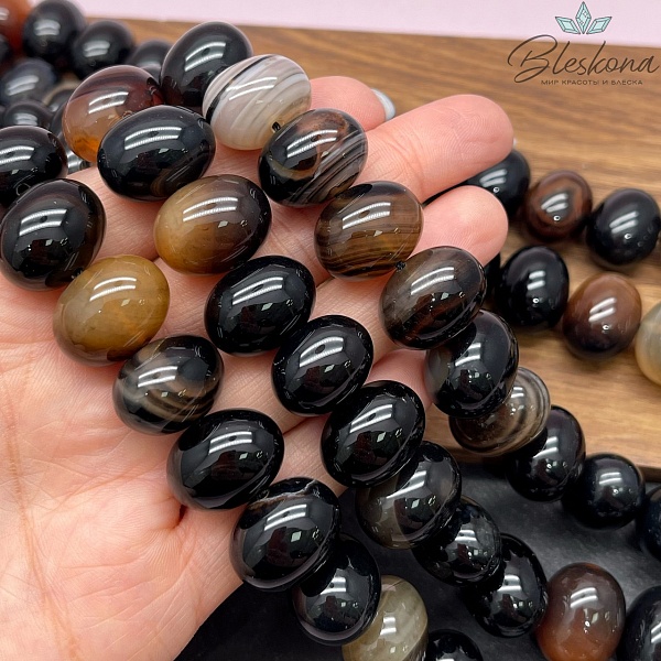 Агат черно- коричневый (тонированный) галтовка 15*18 мм