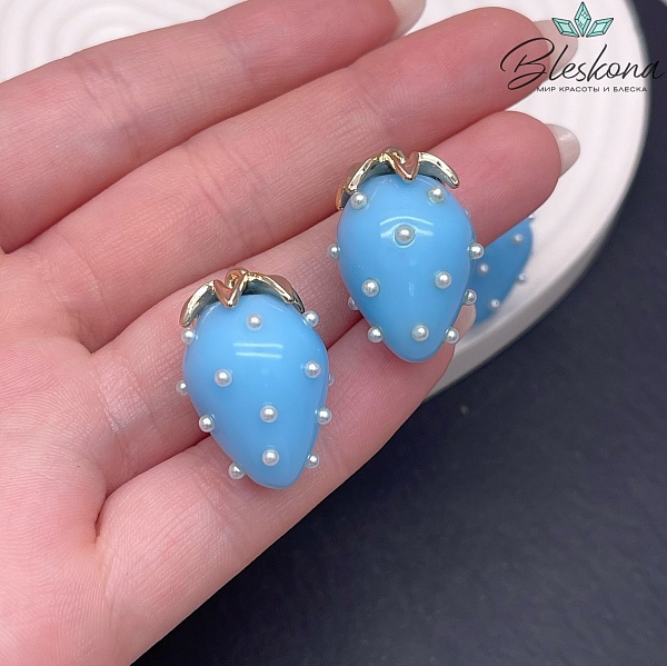 25*17 мм Цвет золото, Подвеска клубничка голубая