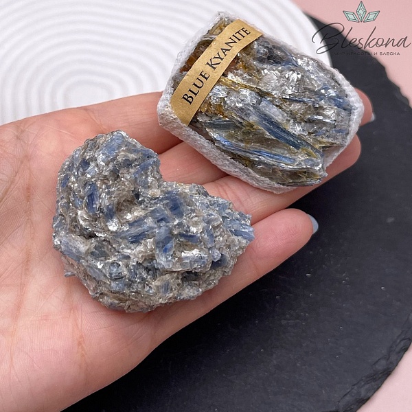 Кианит необработанный 47-90 мм