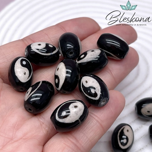 Бусина Дзи Инь-Янь черно-белый бочонок 16*12 мм