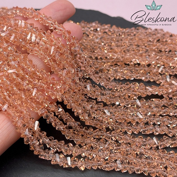 Чешское стекло 4,5 мм треугольник