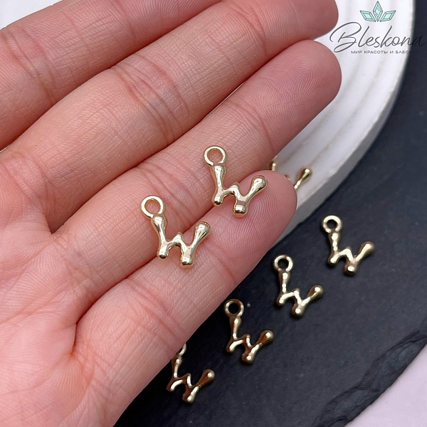 13 мм Цвет золото, Буква гладкая W 