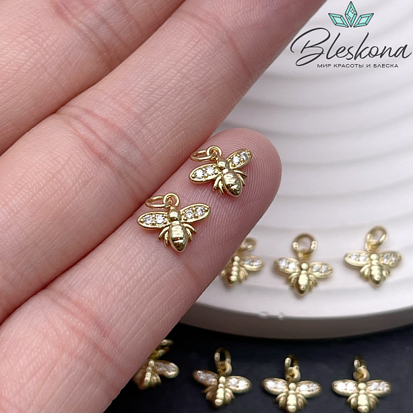9 мм Цвет золото, Подвеска Муха с цирконами 
